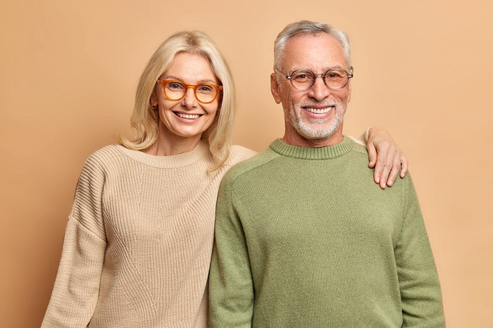 Perú: Pareja usa lentes multifocales