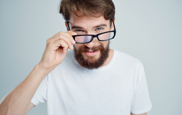 Hipermetropía: Qué es, síntomas y qué lentes usar para corregirla